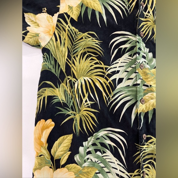 Tommy Bahama Hawaiian Floral Print 100% Silk Casual Camp Shirt Men’s M - Picture 14 of 15